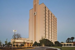 doubletree by hilton pet friendly hotels in virginia beach, dogs allowed hotels virginia beach